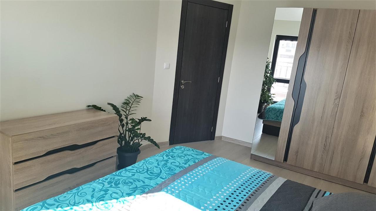 Azzurro-Top Floor Apartment In Quiet Neighborhood, Free Private Parking Варна Екстериор снимка