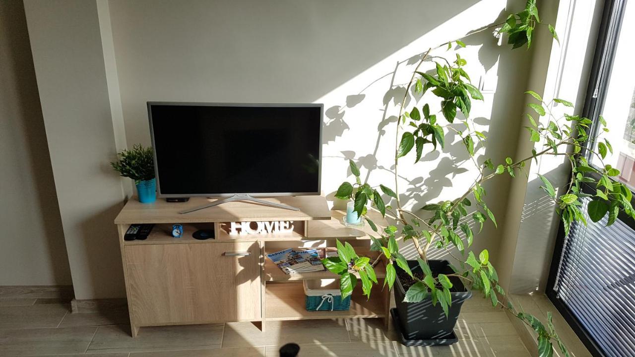 Azzurro-Top Floor Apartment In Quiet Neighborhood, Free Private Parking Варна Екстериор снимка