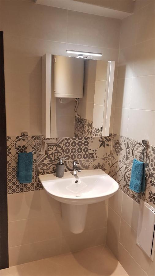 Azzurro-Top Floor Apartment In Quiet Neighborhood, Free Private Parking Варна Екстериор снимка