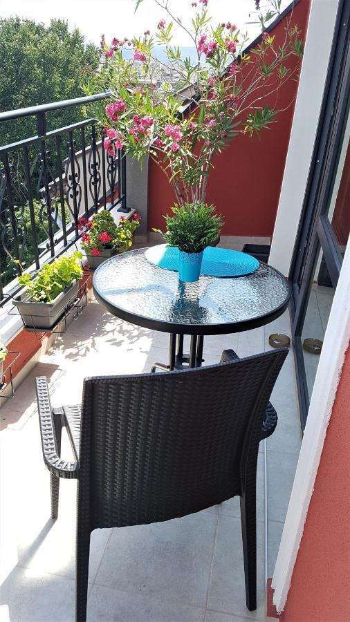 Azzurro-Top Floor Apartment In Quiet Neighborhood, Free Private Parking Варна Екстериор снимка